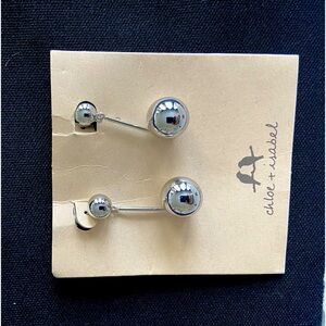 Single items like earrings, necklaces and rings